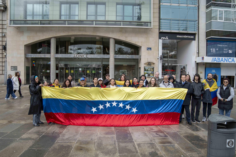 Así se vivió en A Coruña la autoproclamación de Nicolás Maduro