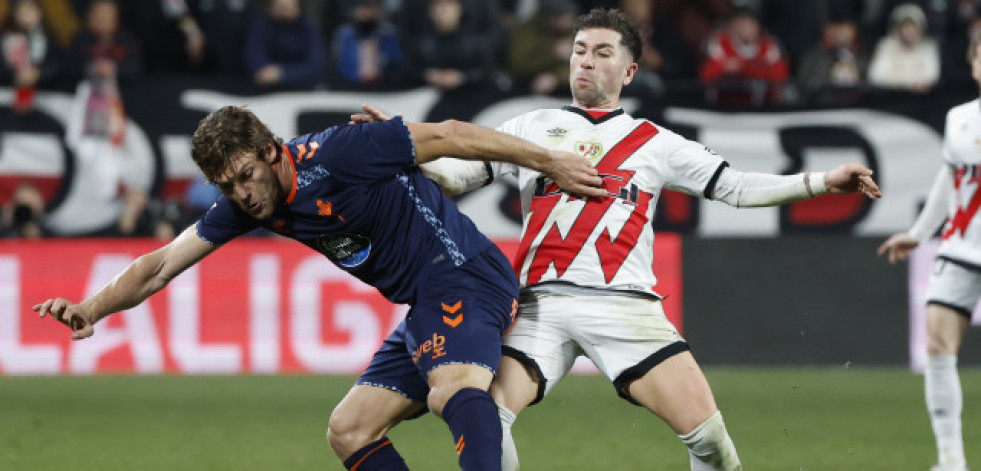 El Rayo sufre en Vallecas para ganar al Celta de Vigo (2-1)