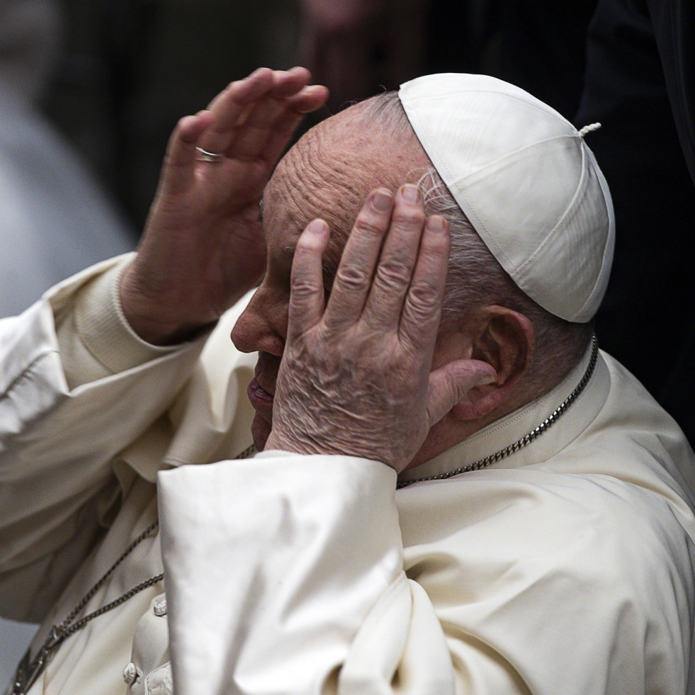 El papa bautiza a 21 niños: 