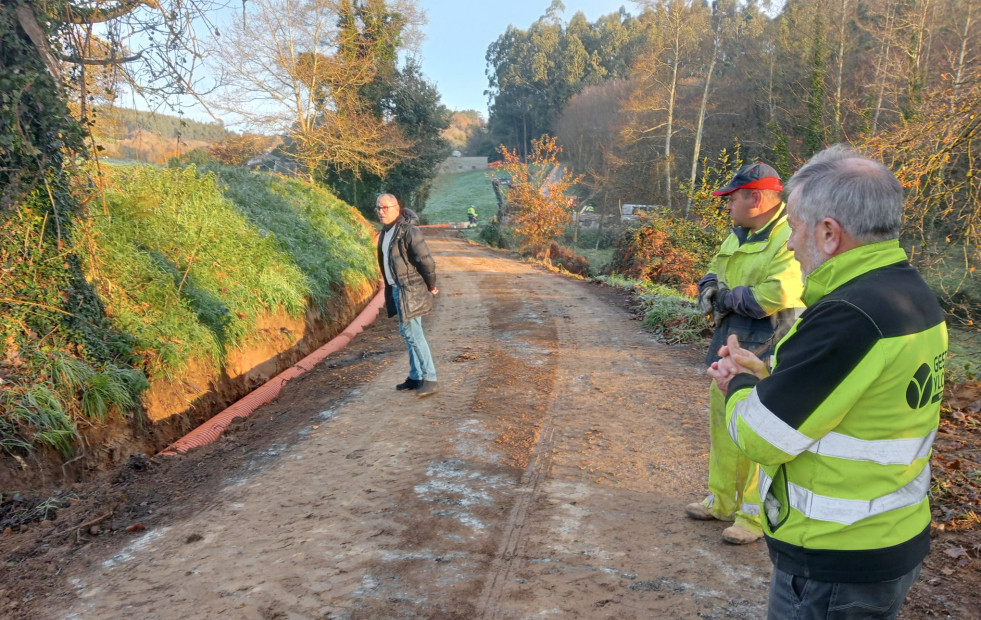 Carral comienza la II fase del proyecto de mejora del saneamiento en la parroquia de San Vicente de Vigo