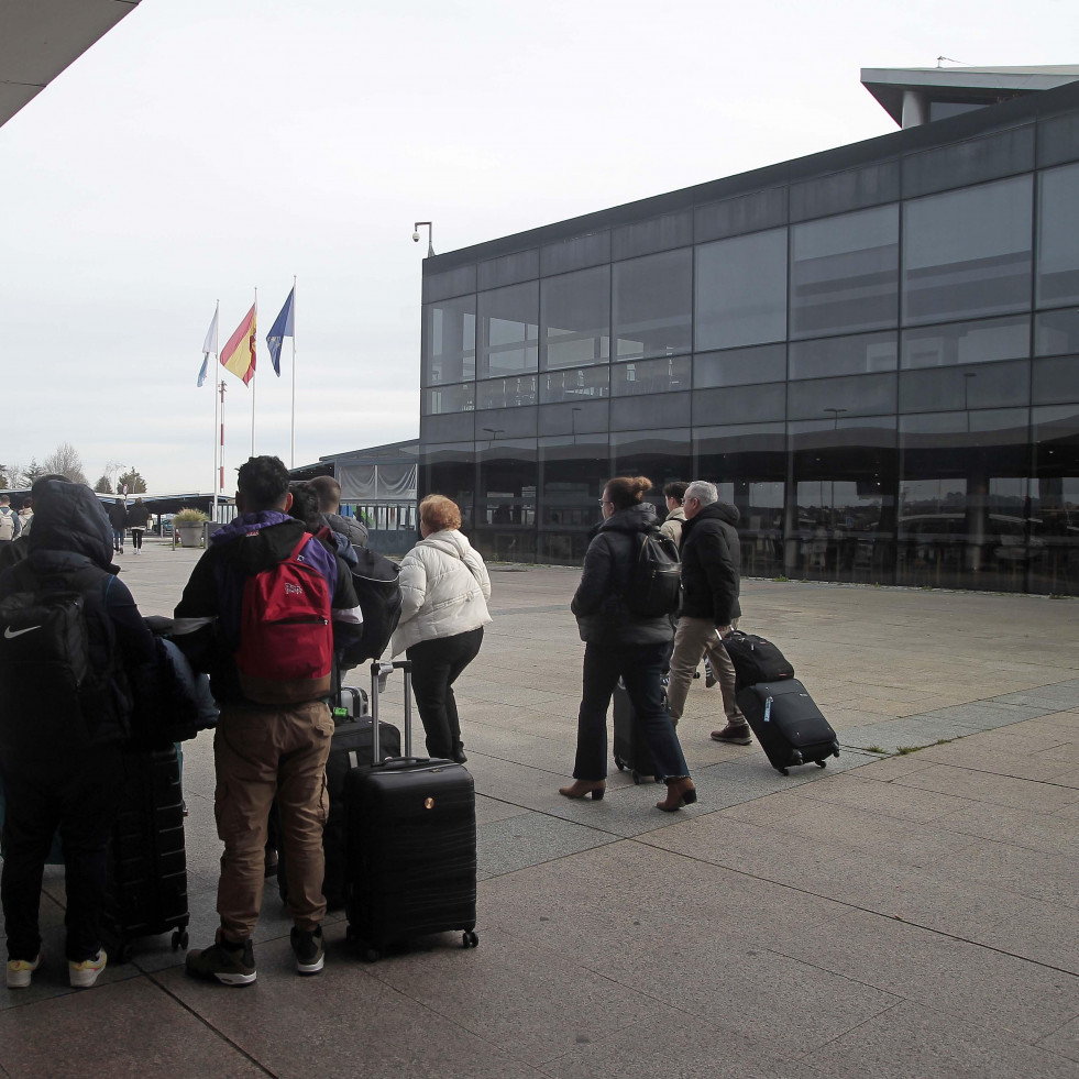 Londres, Milán y Ginebra mueven el 10% de pasajeros en el aeropuerto de A Coruña, donde Madrid es clave