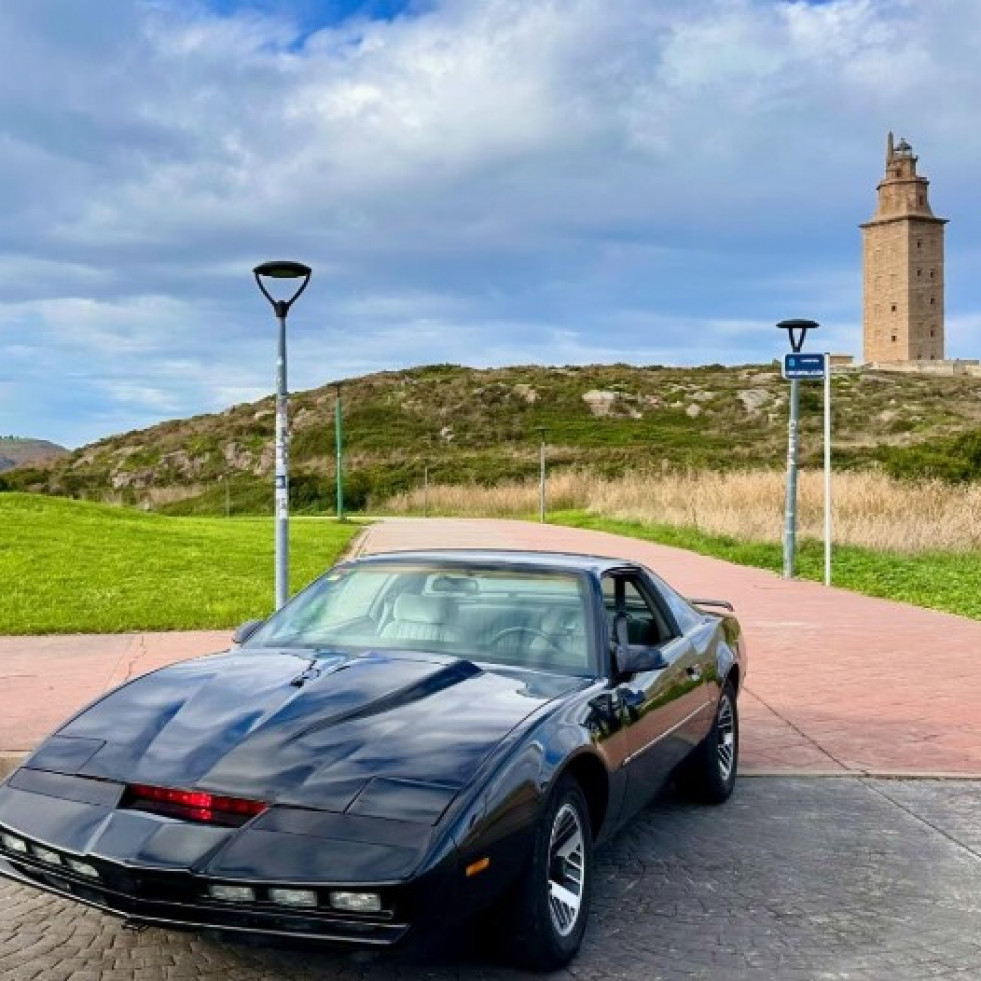 El coche fantástico, un blogger gastronómico y una ruta por la N-VI hasta A Coruña