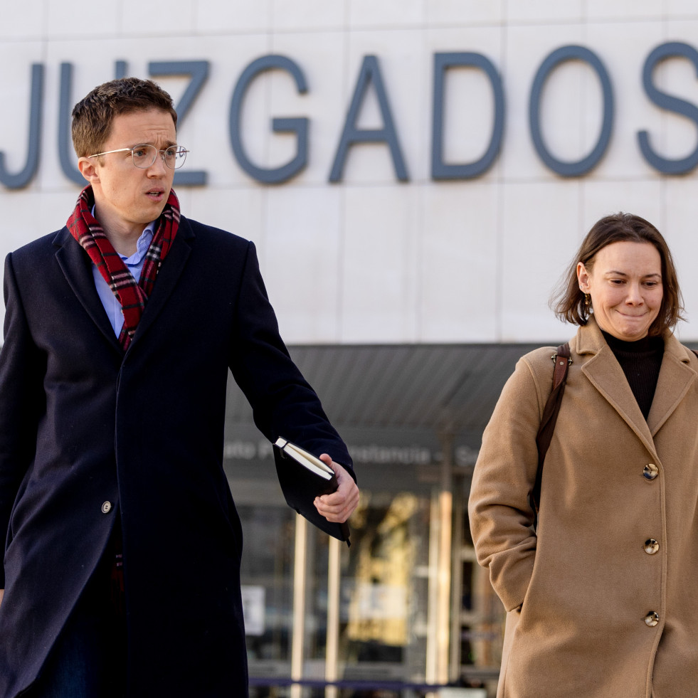 Errejón sostiene ante el juez que la relación con Elisa Mouliáa fue consentida