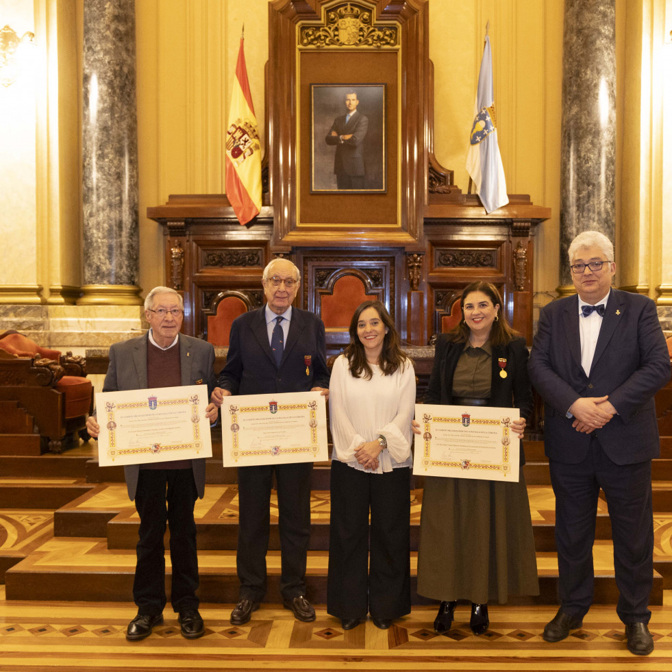 El Náutico, José Manuel Fernández Caamaño y Doda Vázquez reciben las Medallas de la Batalla de Elviña