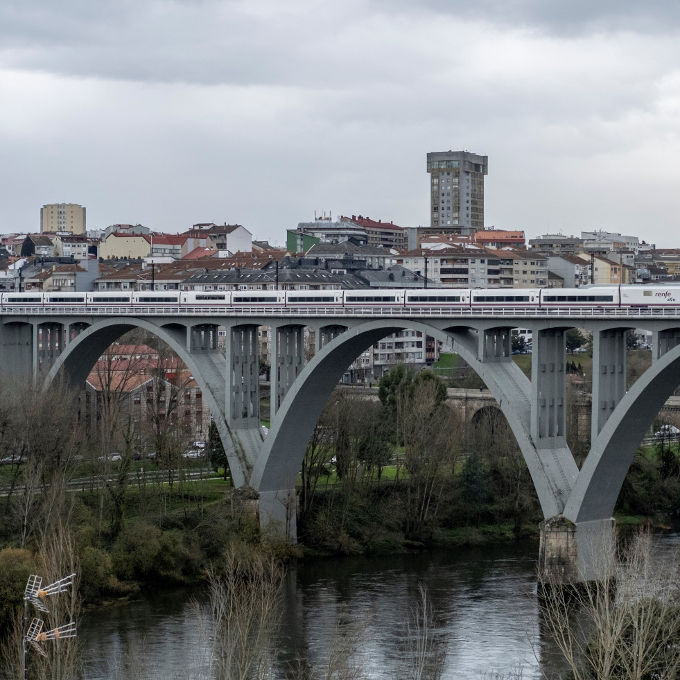 La Xunta reclama al Gobierno que “se tome en serio” a Galicia e impulse el AVE a Portugal