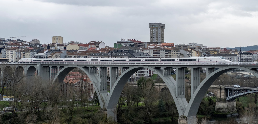 La Xunta reclama al Gobierno que “se tome en serio” a Galicia e impulse el AVE a Portugal