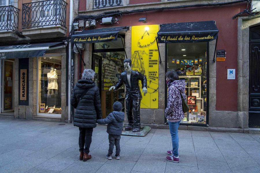 Las figuras emblemáticas de los negocios de A Coruña: del indio al Frankenstein