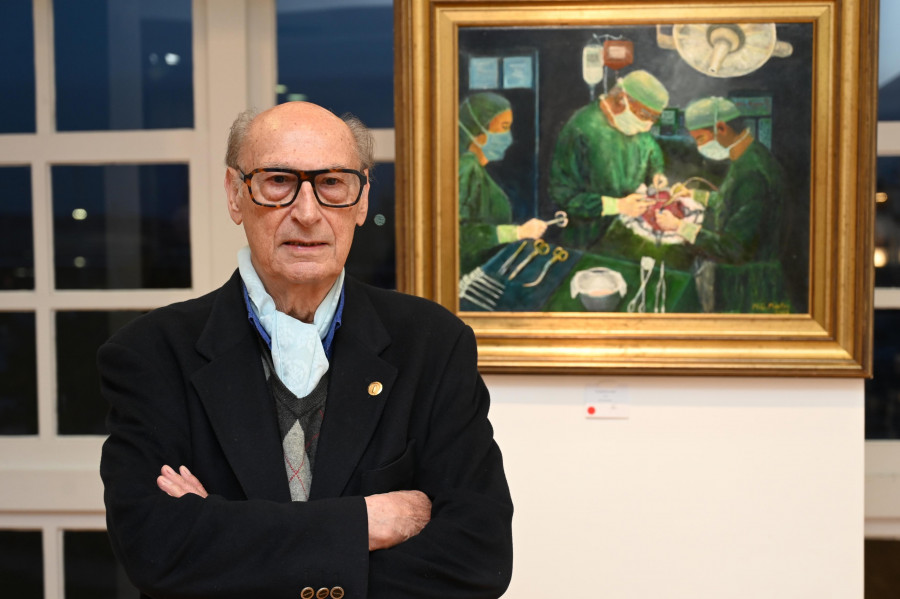 La conexión del médico del primer trasplante renal de A Coruña con el arte: “Soy urólogo por la pintura”