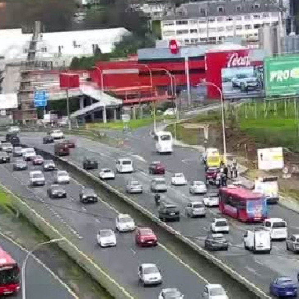 Colisión contra una farola en Alfonso Molina