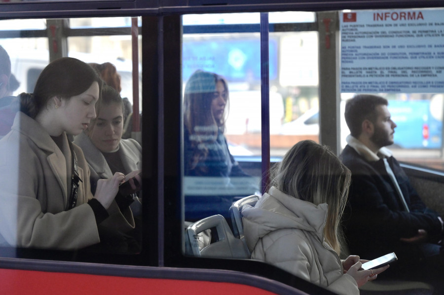 El Ayuntamiento seguirá bonificando el bus urbano