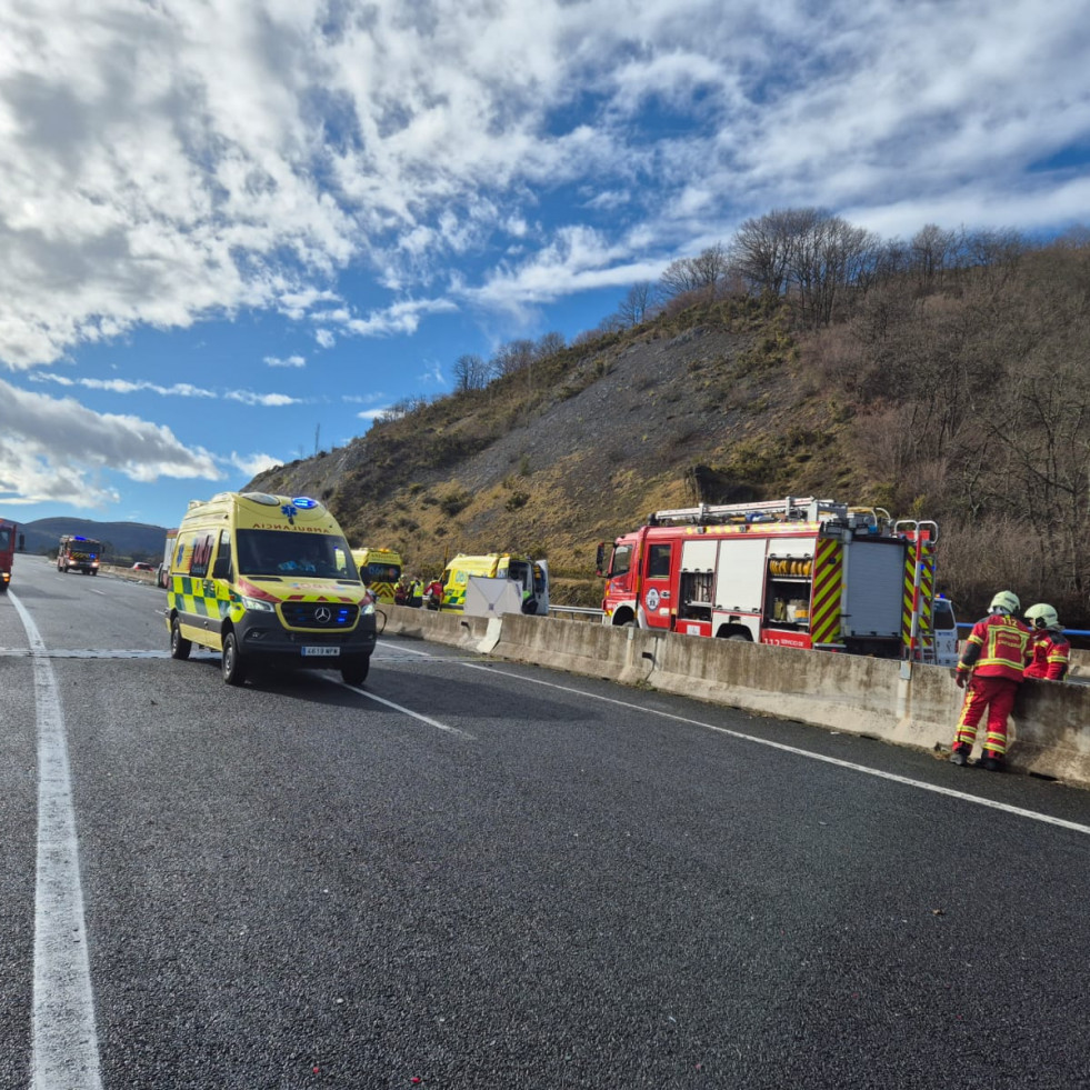 Mueren dos jóvenes de 17 años y tres resultan heridos en un accidente de tráfico en Cantabria