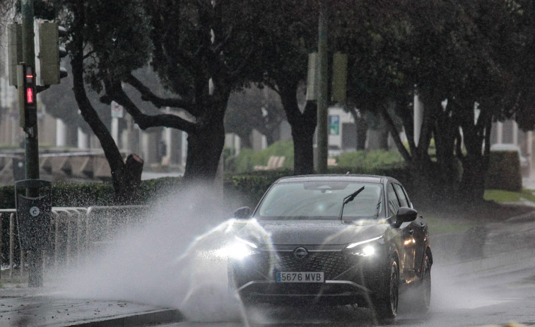 La alerta roja en A Coruña continúa este lunes con el paso de 'Herminia': ¿cuáles serán las peores horas?