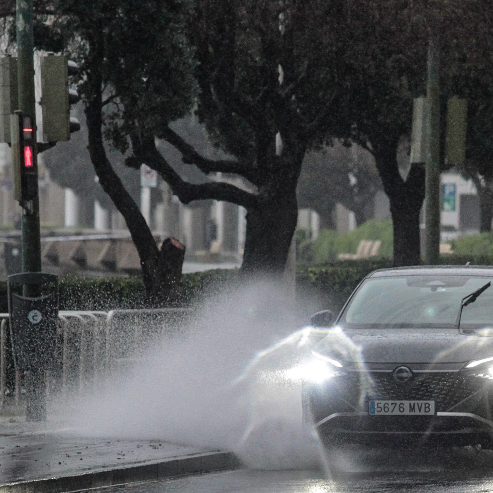 La alerta roja en A Coruña continúa este lunes con el paso de 'Herminia': ¿cuáles serán las peores horas?