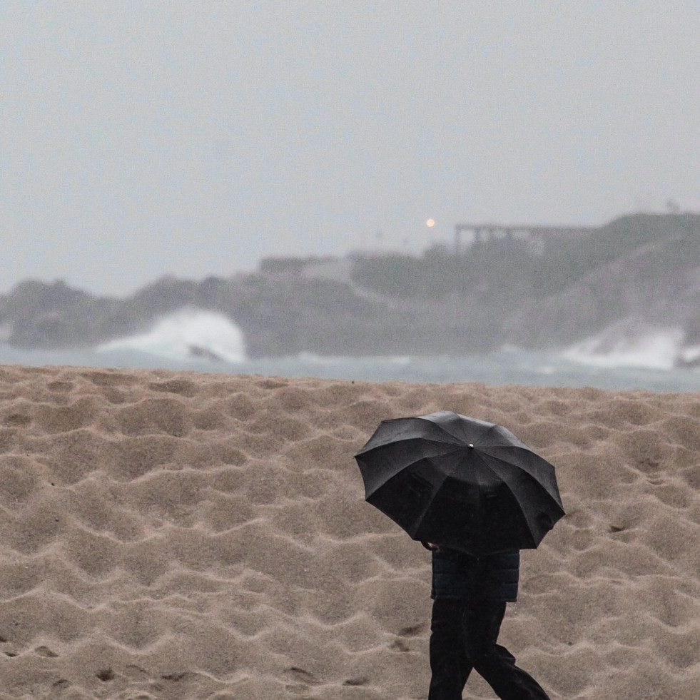 Alerta amarilla por lluvias y viento en A Coruña y naranja en el mar