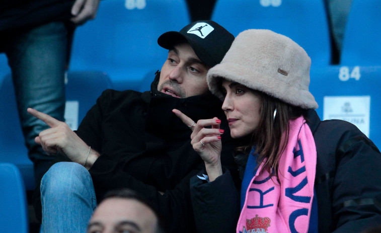 Irene Arcos y Dani Martínez pasean su amor de Madrid a Riazor