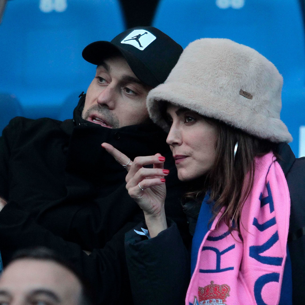 Irene Arcos y Dani Martínez pasean su amor de Madrid a Riazor