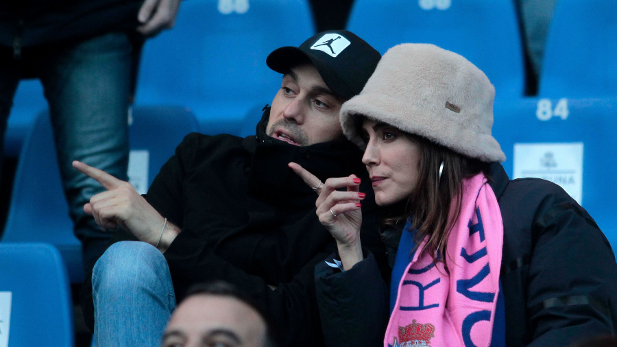 Irene Arcos y Dani Martínez pasean su amor de Madrid a Riazor