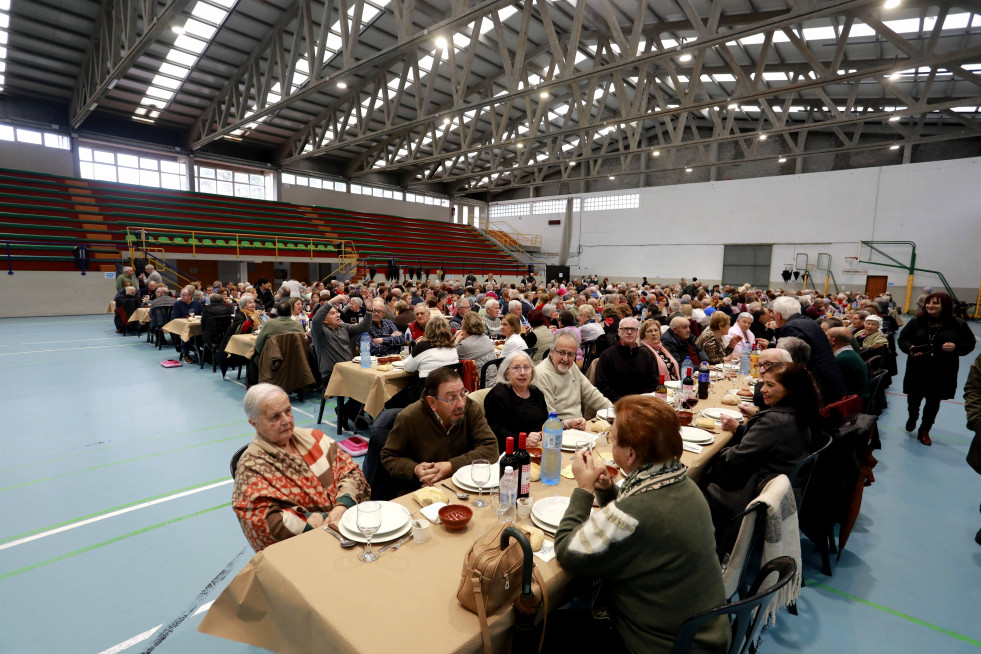 Los asistentes  a la Xuntanza do Maior en Sigrás disfrutaron de una jornada festiva (12)