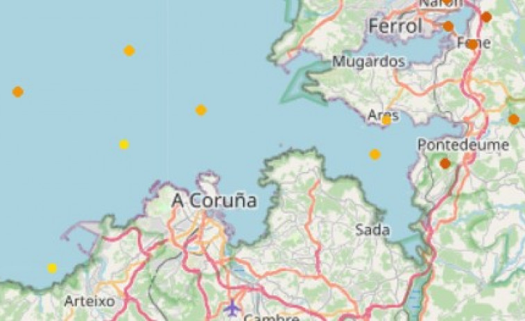 Viento, lluvia, granizo, olas, y ahora también tormentas: 'Herminia', la borrasca que no da respiro en A Coruña