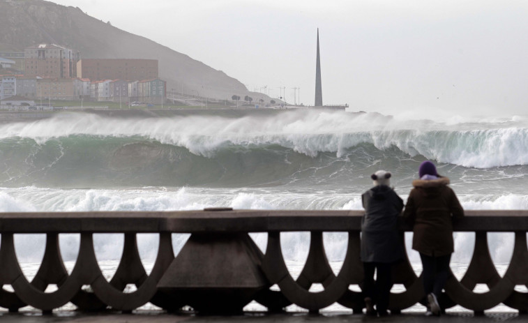 A Coruña dice adiós a 'Herminia', pero recibe al temporal 'Ivo'