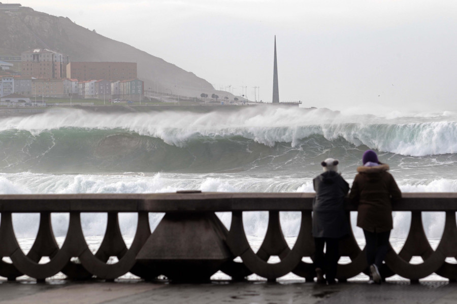 A Coruña dice adiós a 'Herminia', pero recibe al temporal 'Ivo'