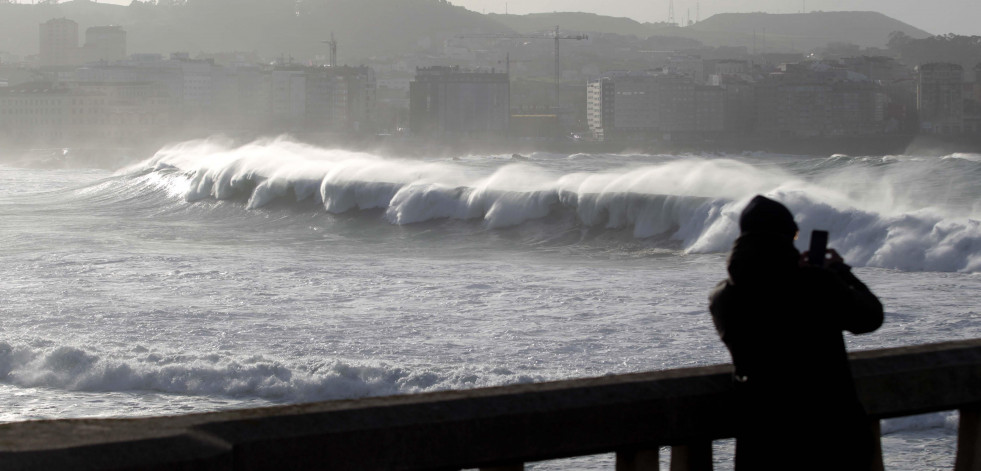 A Coruña sufre vientos huracanados por el temporal 'Herminia'