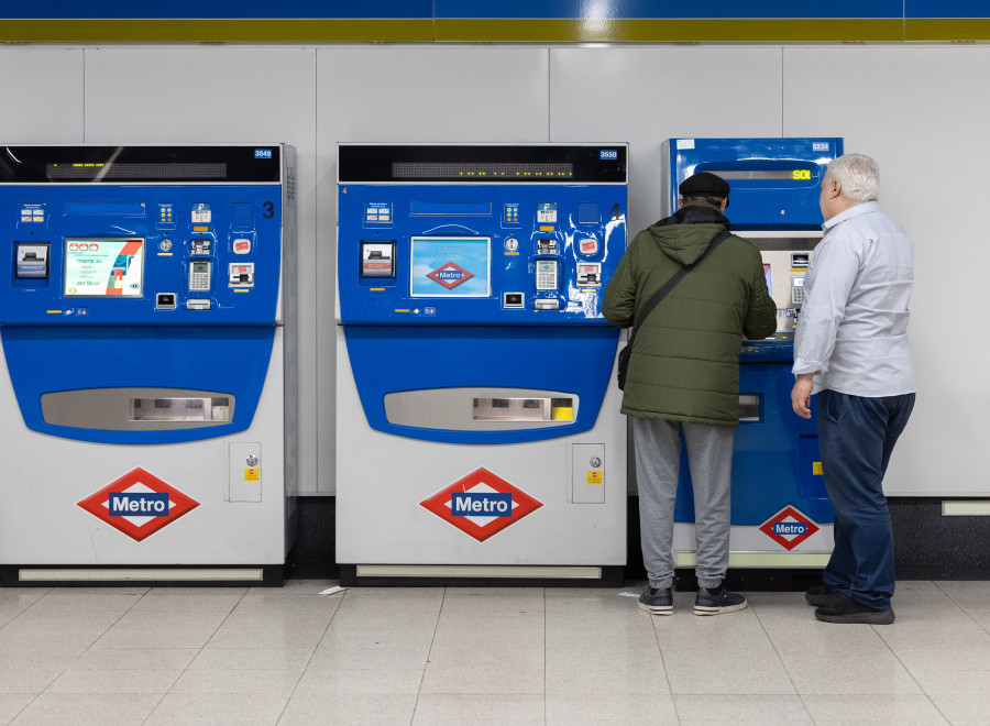 La venta de abonos estatales de tren y autobús con descuentos se reactiva mañana