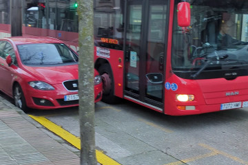 Bus atascado en Os Mallos