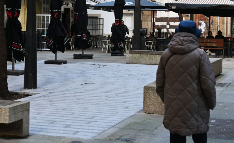 La plaza de la Cormelana ya luce su nueva imagen