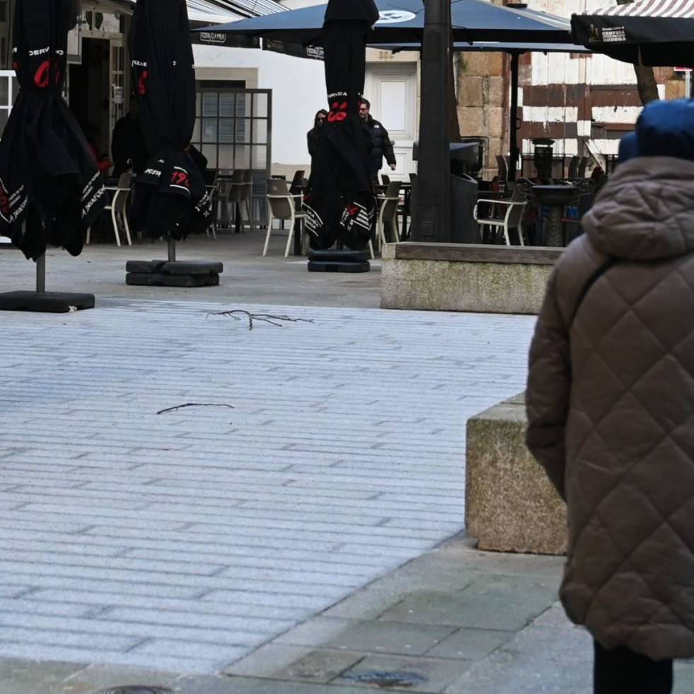 La plaza de la Cormelana ya luce su nueva imagen