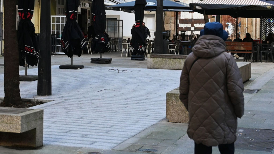 La plaza de la Cormelana ya luce su nueva imagen