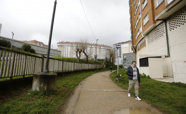 Frialdad, recelo y desconocimiento en los barrios de A Coruña respecto a los presupuestos