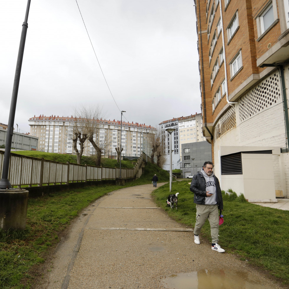 Frialdad, recelo y desconocimiento en los barrios de A Coruña respecto a los presupuestos