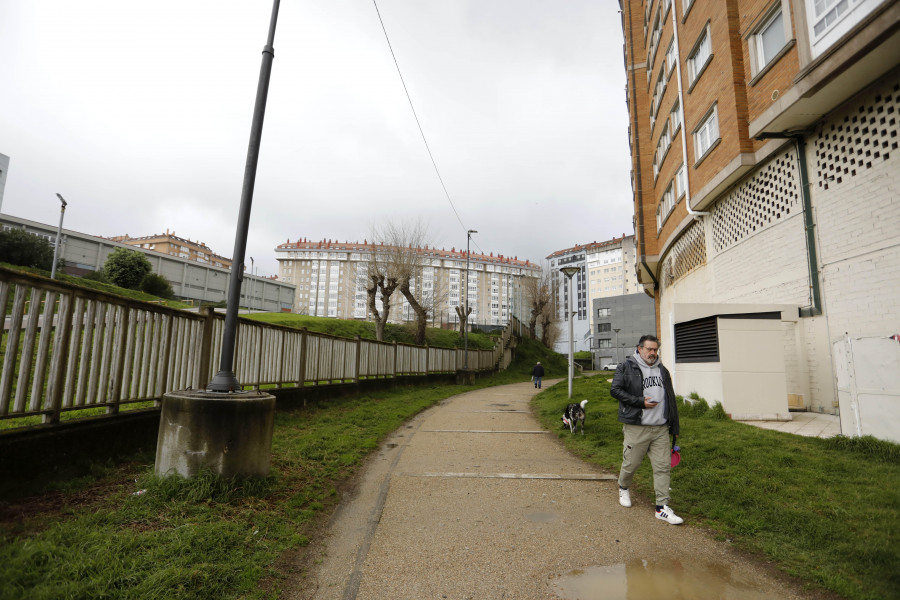 Frialdad, recelo y desconocimiento en los barrios de A Coruña respecto a los presupuestos