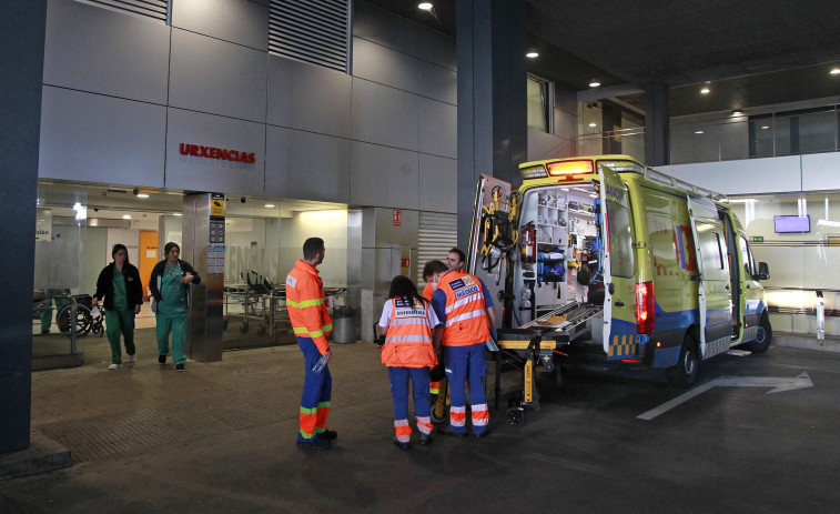 Apuñalan a un enfermero y a un guardia de seguridad en el Hospital de A Coruña