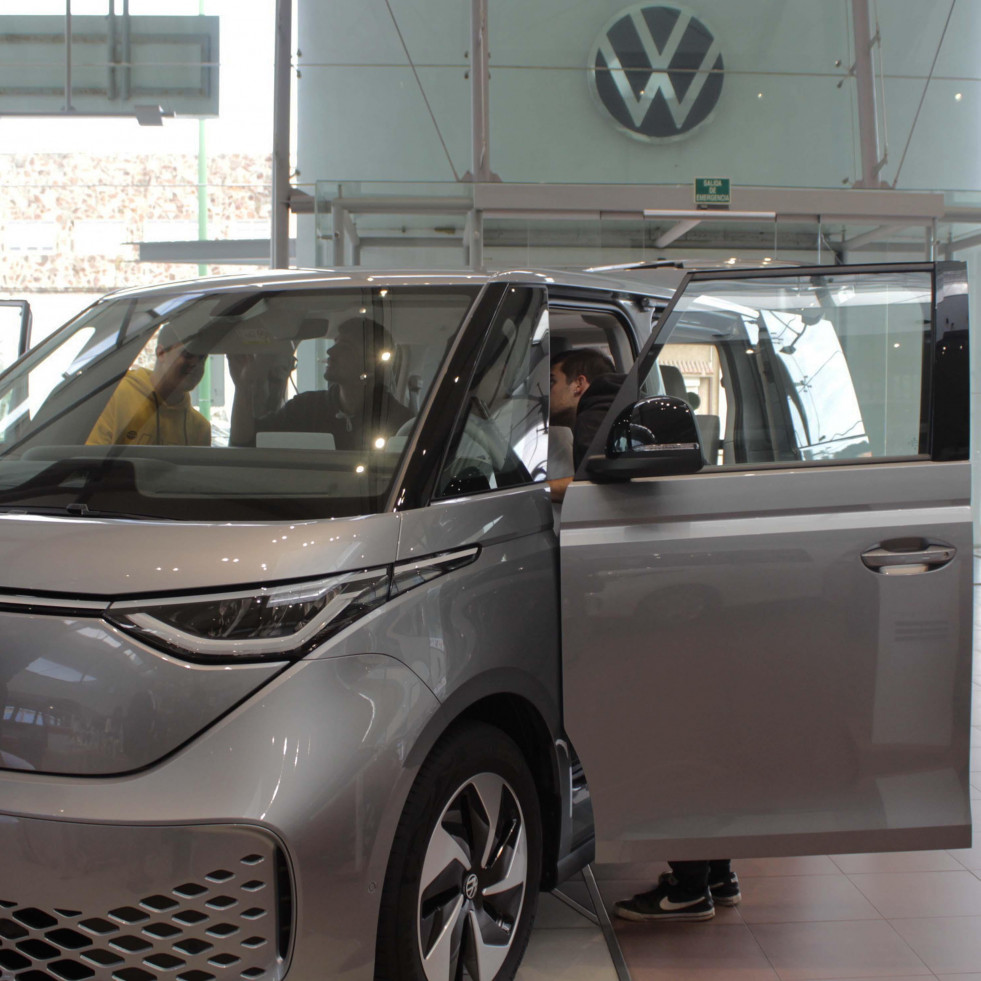 As vendas de coches caen un 9,3% en xaneiro, ata as 1.979 unidades