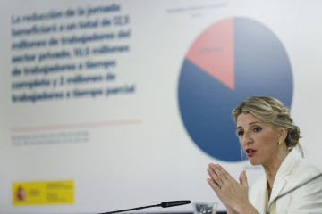 La ministra de Trabajo y vicepresidenta segunda del Gobierno de España, Yolanda Díaz durante la rueda de prensa tras el Consejo de Ministros celebrado este martes en La Moncloa, Madrid.