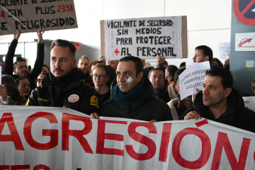 Concentración en el Chuac por el apuñalamiento de un enfermero y un vigilante de seguridad @ Pedro Puig (15)