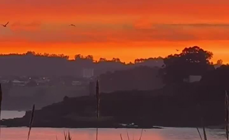 El cielo de A Coruña sorprende desde el amanecer