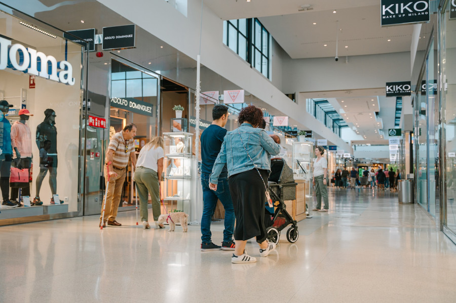 Coruña The Style Outlets conmemorará el Día Mundial contra el Cáncer con un taller de maquillaje de cejas