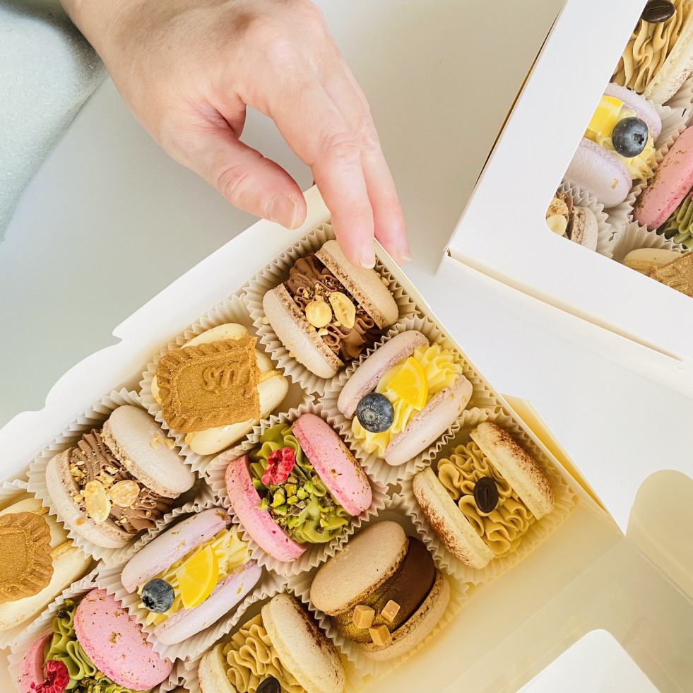 Pistachio Pastel: aquí puedes comprar los macarons, las cookies y las tartas personalizadas que arrasan en Vilaboa