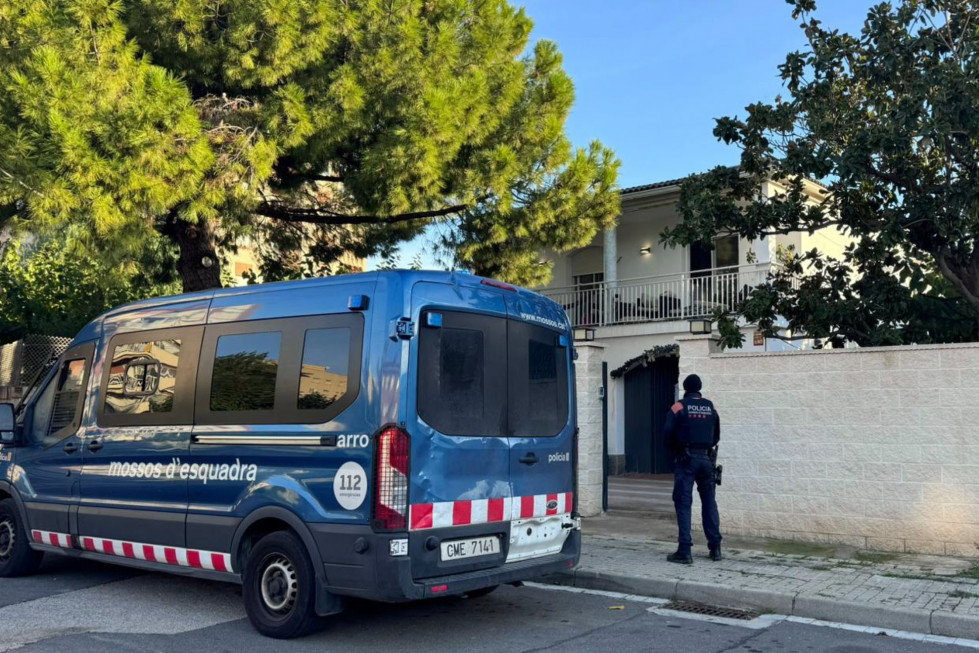 GRAFCAT1319. TARRAGONA, 26/11/2024.- Los Mossos d'Esquadra y la Europol están llevando a cabo este martes un macrodispositivo conjunto en las provincias de Barcelona y Tarragona para desarticular una