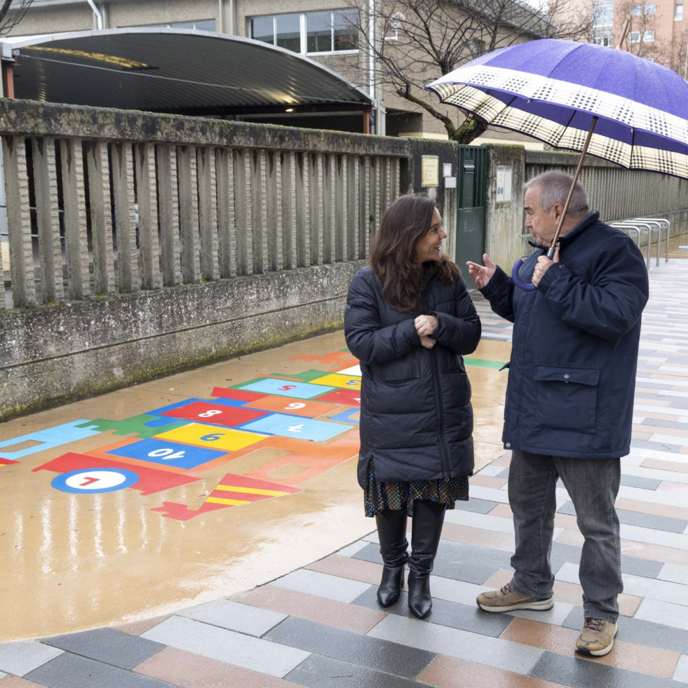 Terminan las obras de remodelación de la plaza Pintor Laxeiro