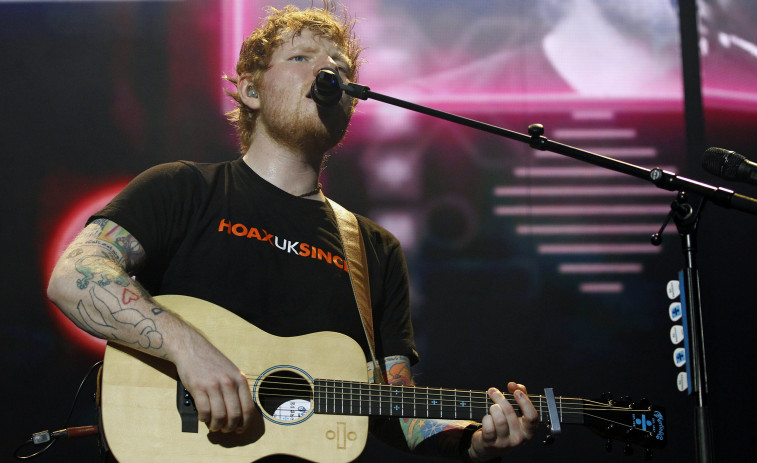 La policía india echa a Ed Sheeran de un concierto callejero improvisado