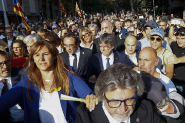 Laura Borrás acompaña a Puigdemont durante su regreso a Barcelona