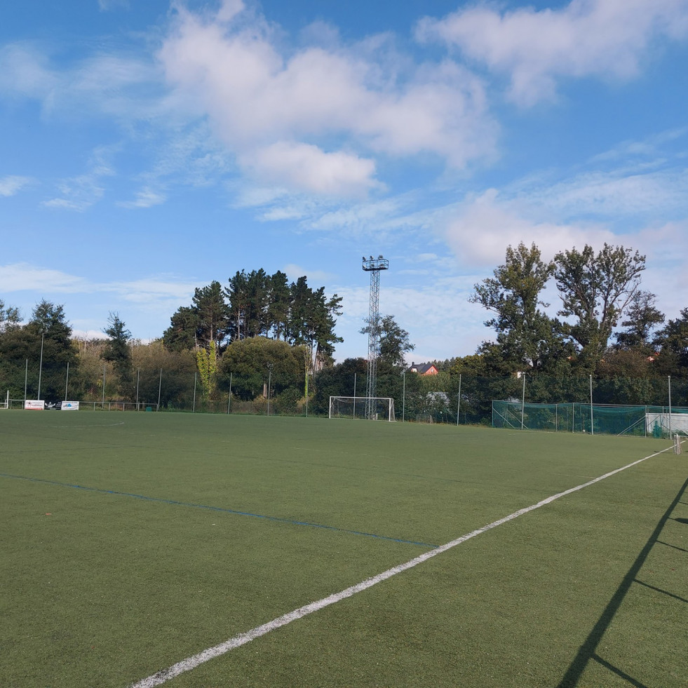 El Concello mejorará la red del campo de fútbol Lendoiro