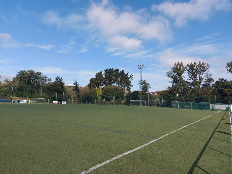 El Concello mejorará la red del campo de fútbol Lendoiro