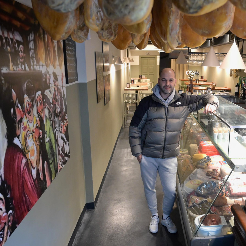 La calle San Juan de A Coruña recupera su Huevito por San Valentín