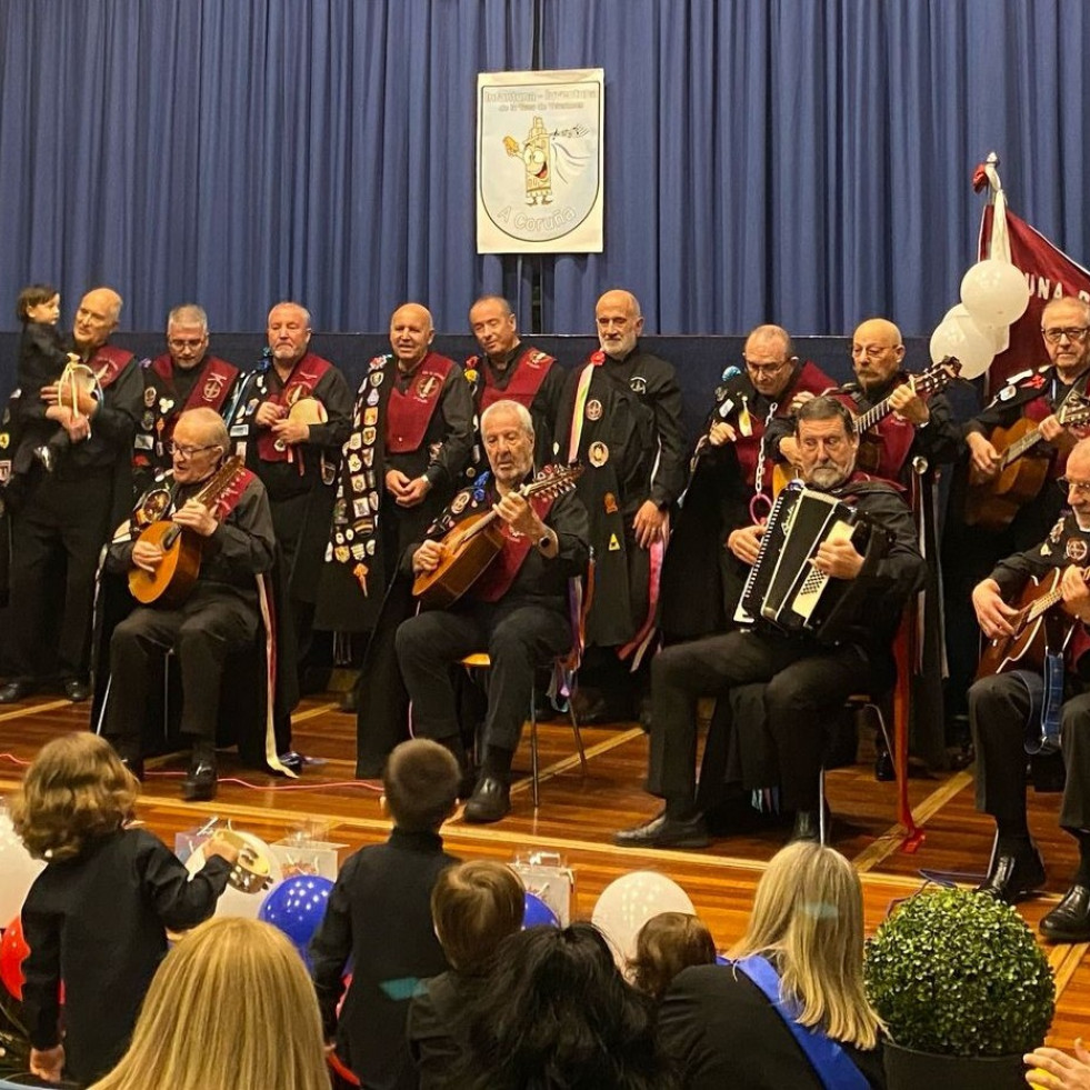 La Tuna de Veteranos de La Coruña celebra la presentación y I Edición de la Infantuna