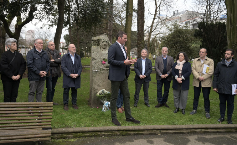 A Coruña rinde homenaje a Castelao en Méndez Núñez